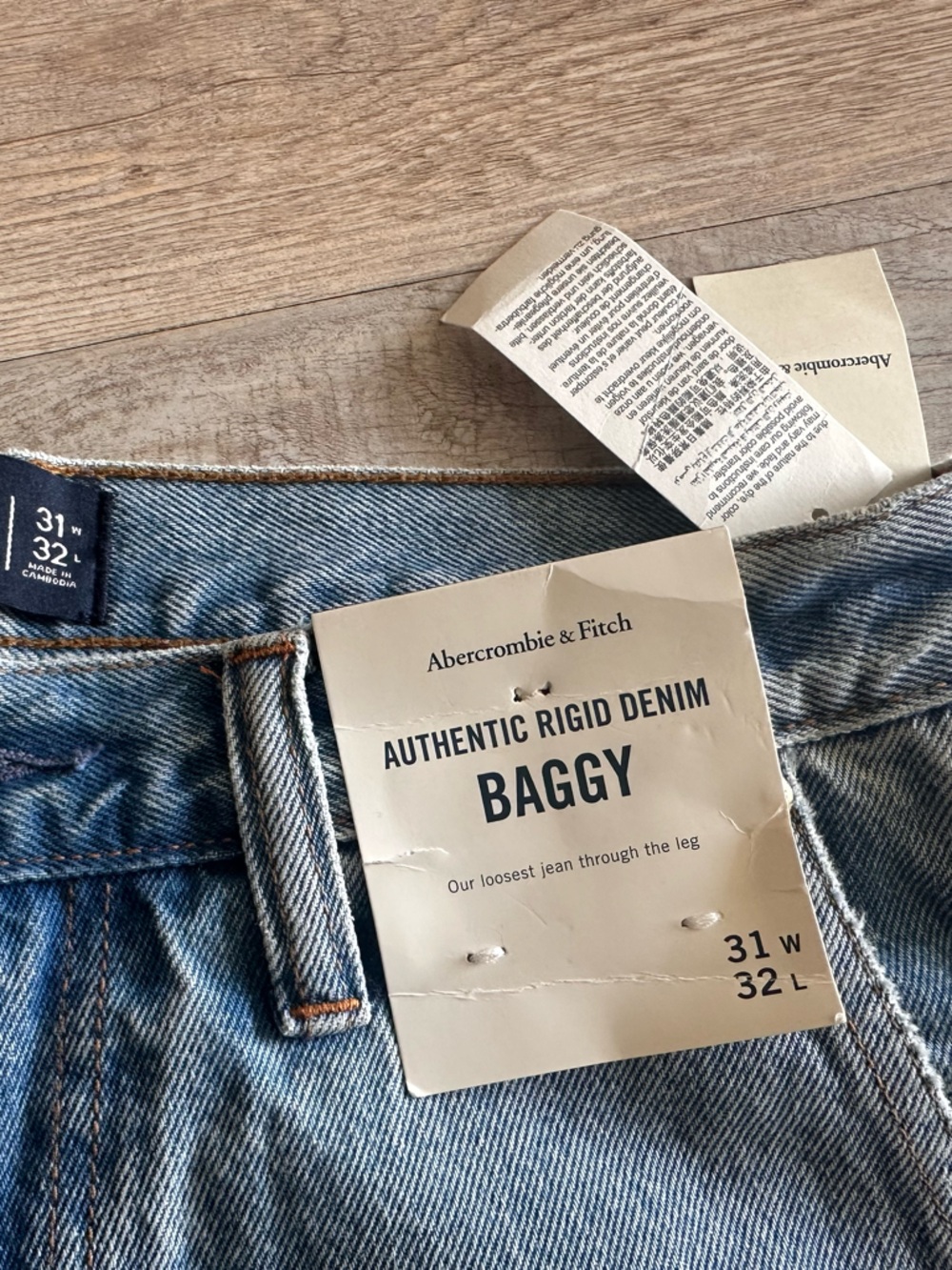 Abercrombie & Fitch Men's Light Blue Straight Jeans - Picture 6 of 7